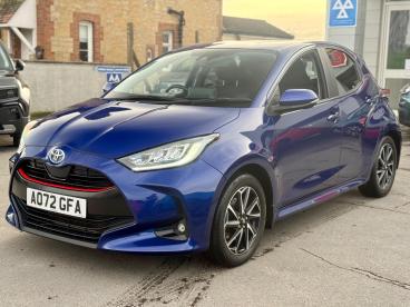 SPOTICAR Toyota Yaris 1.5 Vvt-h Design E-cvt Euro 6 (s/s) 5dr Used Car - City Car Hybrid Blue - Chippenham - 1200577938_3