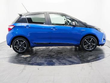 SPOTICAR Toyota Yaris 1.5 Vvt-h Blue Bi-tone E-cvt Euro 6 (s/s) 5dr Used Car - City Car Hybrid Blue - County Antrim - 1200578593_2