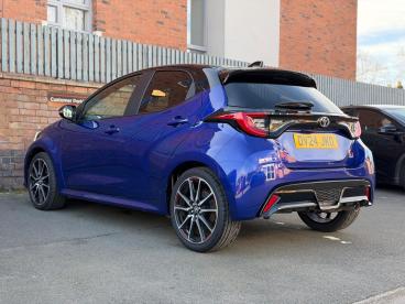 SPOTICAR Toyota Yaris 1.5 Vvt-h Gr Sport E-cvt Euro 6 (s/s) 5dr Used Car - City Car Hybrid Blue - Warwick - 1200579891_2