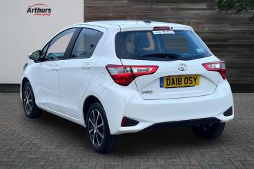 SPOTICAR Toyota Yaris 1.5 Vvt-i Icon Tech Cvt Euro 6 5dr Used Car - City Car Petrol White - Wrexham - 1200580527_5