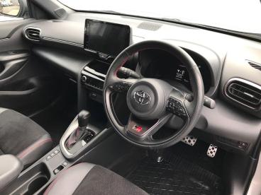 SPOTICAR Toyota Yaris 1.5 Vvt-h Gr Sport E-cvt Euro 6 (s/s) 5dr Used Car - City Car Hybrid Silver - Bangor - 1200581344_3