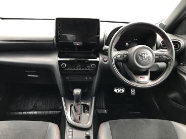 SPOTICAR Toyota Yaris 1.5 Vvt-h Gr Sport E-cvt Euro 6 (s/s) 5dr Used Car - City Car Hybrid Silver - Bangor - 1200581344_4
