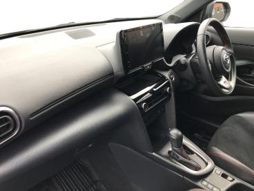 SPOTICAR Toyota Yaris 1.5 Vvt-h Gr Sport E-cvt Euro 6 (s/s) 5dr Used Car - City Car Hybrid Silver - Bangor - 1200581344_5
