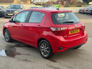 SPOTICAR Toyota Yaris 1.0 Vvt-i Icon Euro 6 5dr Used Car - City Car Petrol Red - Billinghay - 1200582874_2