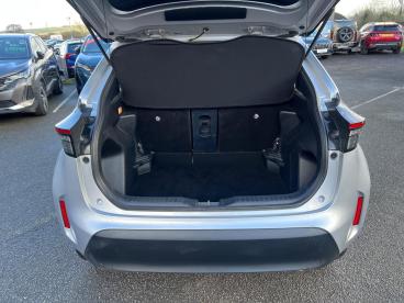 SPOTICAR Toyota Yaris 1.5 Vvt-h Design E-cvt Euro 6 (s/s) 5dr Used Car - City Car Hybrid Silver - Eglinton - 1200585422_5