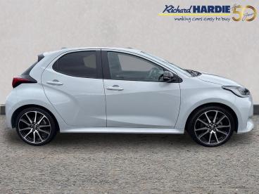 SPOTICAR Toyota Yaris 1.5 Vvt-h Gr Sport E-cvt Euro 6 (s/s) 5dr Used Car - City Car Hybrid Grey - Wallsend - 1200587772_5