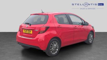 SPOTICAR Toyota Yaris 1.0 Vvt-i Icon Euro 6 5dr Used Car - City Car Petrol Red - Leicester - 1200590566_3