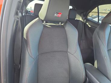 SPOTICAR Toyota Yaris 1.5 Vvt-h Gr Sport E-cvt Euro 6 (s/s) 5dr Used Car - City Car Hybrid Orange - Workington - 1200594349_3