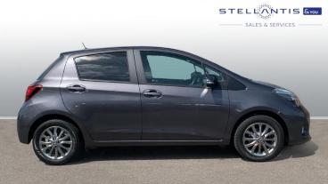 SPOTICAR Toyota Yaris 1.33 Dual Vvt-i Icon Euro 6 5dr Used Car - City Car Petrol Grey - Crawley - 1200599293_2