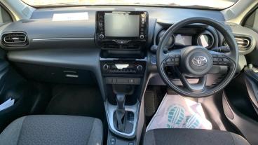 SPOTICAR Toyota Yaris 1.5 Vvt-h Icon E-cvt Euro 6 (s/s) 5dr Used Car - City Car Hybrid Grey - Crawley - 1200599798_4