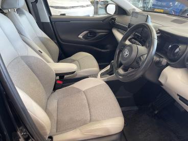 SPOTICAR Toyota Yaris 1.5 Vvt-h Excel E-cvt Euro 6 (s/s) 5dr Used Car - City Car Hybrid Black - Bridgend - 1200603115_3