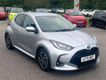 SPOTICAR Toyota Yaris 1.5 Vvt-h Design E-cvt Euro 6 (s/s) 5dr Used Car - City Car Hybrid Silver - Kidlington - 1200604643_1