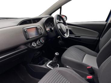 SPOTICAR Toyota Yaris 1.0 Vvt-i Icon Euro 6 5dr Used Car - City Car Petrol Blue - Ashington - 1200605190_3