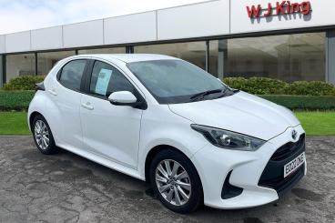 SPOTICAR Toyota Yaris 1.5 Vvt-h Icon E-cvt Euro 6 (s/s) 5dr Used Car - City Car Hybrid White - Farningham - 1200607622_1