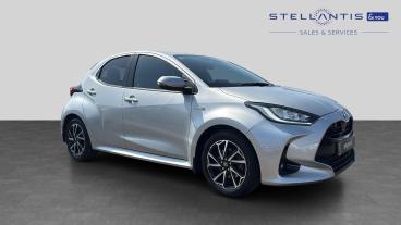 SPOTICAR Toyota Yaris 1.5 Vvt-h Design E-cvt Euro 6 (s/s) 5dr Used Car - City Car Hybrid Silver - Redditch - 1200612944_1
