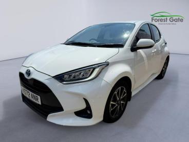 SPOTICAR Toyota Yaris 1.5 Vvt-h Design E-cvt Euro 6 (s/s) 5dr Used Car - City Car Hybrid White - Corby - 1200617767_5