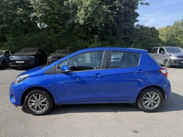 SPOTICAR Toyota Yaris 1.5 Vvt-i Icon Euro 6 5dr Used Car - City Car Petrol Blue - Colwyn Bay - 1200620091_4