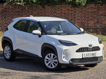 SPOTICAR Toyota Yaris 1.5 Vvt-h Icon E-cvt Euro 6 (s/s) 5dr Used Car - City Car Hybrid White - Hemel Hempstead - 600620619_1