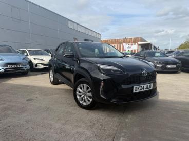SPOTICAR Toyota Yaris 1.5 Vvt-h Icon E-cvt Euro 6 (s/s) 5dr Used Car - City Car Hybrid Black - Rugby - 1200621529_1