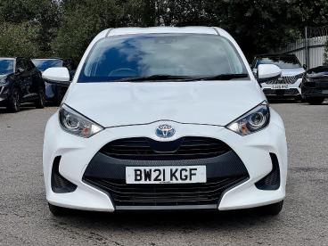 SPOTICAR Toyota Yaris 1.5 Vvt-h Icon E-cvt Euro 6 (s/s) 5dr Used Car - City Car Hybrid White - Pontypridd - 1200622242_2