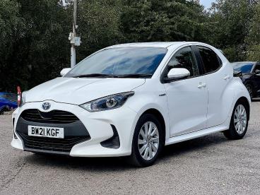 SPOTICAR Toyota Yaris 1.5 Vvt-h Icon E-cvt Euro 6 (s/s) 5dr Used Car - City Car Hybrid White - Pontypridd - 1200622242_3