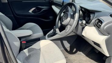 SPOTICAR Toyota Yaris 1.5 Vvt-h Excel E-cvt Euro 6 (s/s) 5dr Used Car - City Car Hybrid Grey - Hemel Hempstead - 1200622709_2