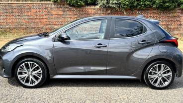SPOTICAR Toyota Yaris 1.5 Vvt-h Excel E-cvt Euro 6 (s/s) 5dr Used Car - City Car Hybrid Grey - Hemel Hempstead - 1200622709_5