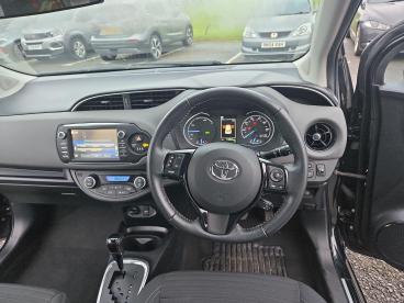 SPOTICAR Toyota Yaris 1.5 Vvt-h Icon Tech E-cvt Euro 6 (s/s) 5dr Used Car - City Car Hybrid Black - Workington - 1200623015_3