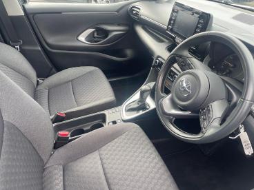 SPOTICAR Toyota Yaris 1.5 Vvt-h Icon E-cvt Euro 6 (s/s) 5dr Used Car - City Car Hybrid Grey - Bridgend - 1200624632_3