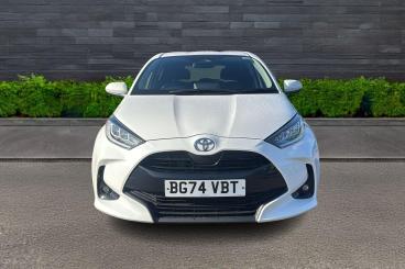SPOTICAR Toyota Yaris 1.5 Vvt-h Design E-cvt Euro 6 (s/s) 5dr Used Car - City Car Hybrid White - Telford - 1200628038_2