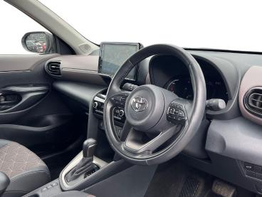 SPOTICAR Toyota Yaris 1.5 Vvt-h Excel E-cvt Euro 6 (s/s) 5dr Used Car - City Car Hybrid Silver - Nottingham - 1200632772_5