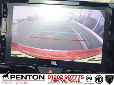 SPOTICAR Toyota Yaris 1.5 Vvt-h Excel E-cvt Euro 6 (s/s) 5dr Used Car - City Car Hybrid Red - Poole - 1200636891_3