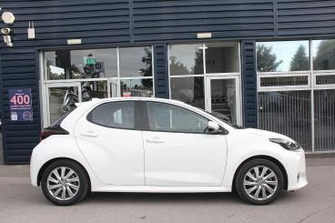 SPOTICAR Toyota Yaris 1.5 Vvt-h Icon E-cvt Euro 6 (s/s) 5dr Used Car - City Car Hybrid White - Lichfield - 1200637157_4