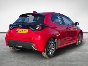 SPOTICAR Toyota Yaris 1.5 Vvt-h Icon E-cvt Euro 6 (s/s) 5dr Used Car - City Car Hybrid Red - Stockton On Tees - 1200640291_3