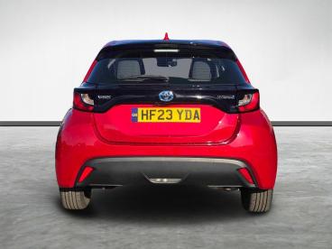 SPOTICAR Toyota Yaris 1.5 Vvt-h Icon E-cvt Euro 6 (s/s) 5dr Used Car - City Car Hybrid Red - Stockton On Tees - 1200640291_4