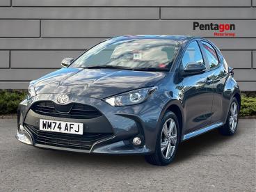 SPOTICAR Toyota Yaris 1.5 Vvt-h Icon E-cvt Euro 6 (s/s) 5dr Used Car - City Car Hybrid Grey - Nottingham - 1200642241_3