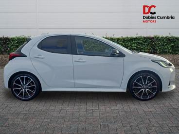 SPOTICAR Toyota Yaris 1.5 Vvt-h Gr Sport E-cvt Euro 6 (s/s) 5dr Used Car - City Car Hybrid White - Workington - 1200644383_2