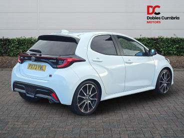 SPOTICAR Toyota Yaris 1.5 Vvt-h Gr Sport E-cvt Euro 6 (s/s) 5dr Used Car - City Car Hybrid White - Workington - 1200644383_3