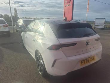 SPOTICAR Vauxhall Astra 1.2 Turbo Ultimate Auto Euro 6 (s/s) 5dr Used Car - Saloon Petrol White - Boston - 1200554804_4