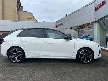 SPOTICAR Vauxhall Astra 1.2 Turbo Ultimate Euro 6 (s/s) 5dr Used Car - Saloon Petrol White - Malton - 1200557638_3