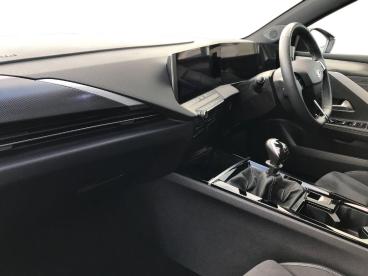 SPOTICAR Vauxhall Astra 1.2 Turbo Ultimate Euro 6 (s/s) 5dr Used Car - Saloon Petrol White - Bangor - 1200557902_5