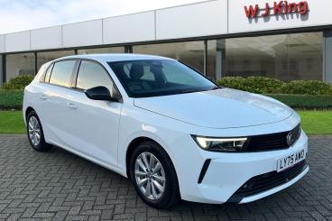 SPOTICAR Vauxhall Astra 1.2 Turbo Design Euro 6 (s/s) 5dr Used Car - Saloon Petrol White - Rochester - 1200562107_1