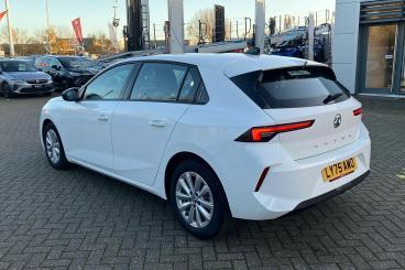 SPOTICAR Vauxhall Astra 1.2 Turbo Design Euro 6 (s/s) 5dr Used Car - Saloon Petrol White - Rochester - 1200562107_2