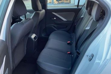 SPOTICAR Vauxhall Astra 1.2 Turbo Design Euro 6 (s/s) 5dr Used Car - Saloon Petrol White - Rochester - 1200562107_5