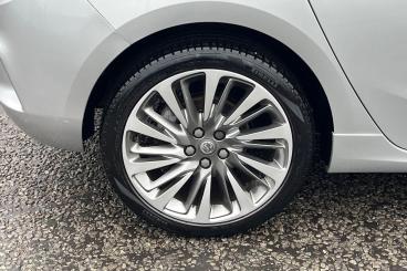 SPOTICAR Vauxhall Astra 1.4i Turbo Sri Vx Line Nav Euro 6 (s/s) 5dr Used Car - Saloon Petrol Silver - Southend-on-sea - 1200569198_5