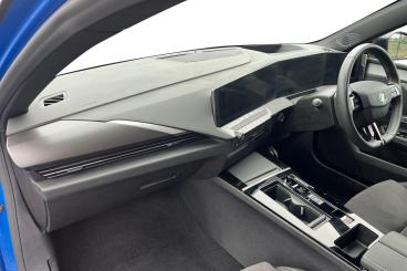 SPOTICAR Vauxhall Astra 1.6 12.4kwh Ultimate Sports Tourer Auto Euro 6 (s/ Used Car - Estate Plug-in Hybrid Blue - Southend-on-sea - 1200575310_2