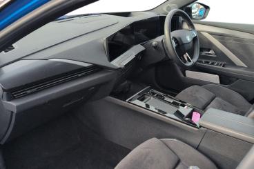 SPOTICAR Vauxhall Astra 1.2 Turbo Ultimate Auto Euro 6 (s/s) 5dr Used Car - Saloon Petrol Blue - Eastleigh - 1200577086_2