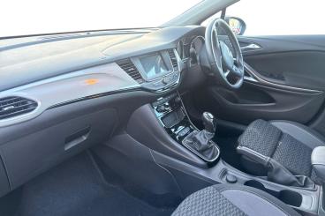 SPOTICAR Vauxhall Astra 1.2 Turbo Sri Nav Euro 6 (s/s) 5dr Used Car - Saloon Petrol Blue - Eastleigh - 1200582021_2