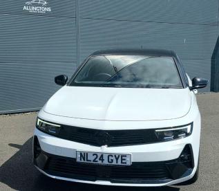 SPOTICAR Vauxhall Astra 1.6 12.4kwh Gse Auto Euro 6 (s/s) 5dr Used Car - Saloon Plug-in Hybrid White - Ashington - 1200592049_3