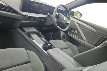 SPOTICAR Vauxhall Astra 1.2 Turbo Ultimate Auto Euro 6 (s/s) 5dr Used Car - Saloon Petrol Black - Southampton - 1200603241_2